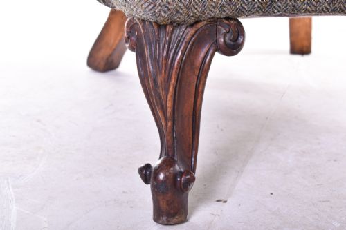 DEEP SEATED BUTTON BACK ARMCHAIR - ADDITIONAL PHOTO 3