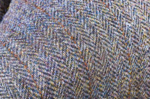 DEEP SEATED BUTTON BACK ARMCHAIR - ADDITIONAL PHOTO 6