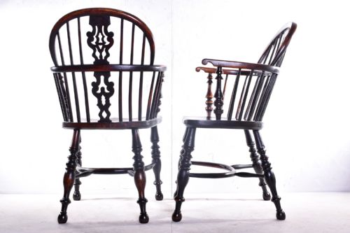 A PAIR OF BEST LOW WINDSOR CHAIRS - ADDITIONAL PHOTO 3