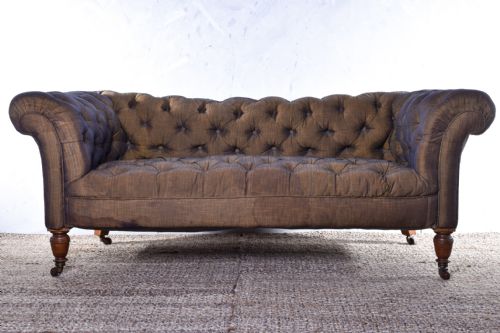 HAMPTON SONS DEEP BUTTONED CHESTERFIELD - ADDITIONAL PHOTO 2