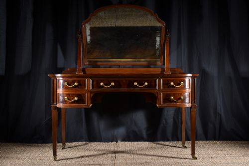 howard sons dressing table - CATEGORY: ANTIQUE DRESSING TABLES - DATED 18TH CENTURY