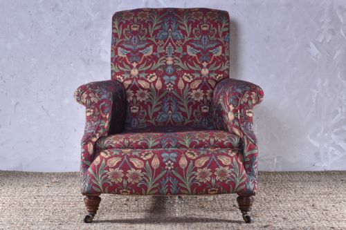 A DEEP SEATED HOWARD STYLE ARMCHAIR - ADDITIONAL PHOTO 3