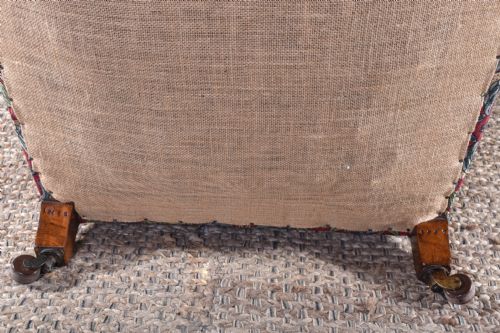 A DEEP SEATED HOWARD STYLE ARMCHAIR - ADDITIONAL PHOTO 9