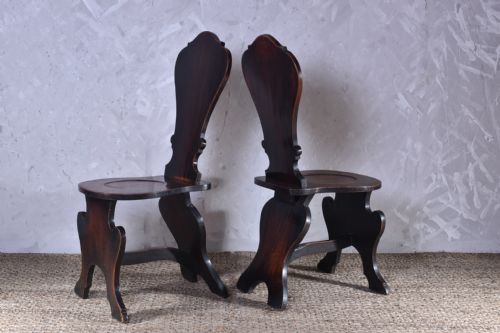 pair of george iii sgabello hall chairs - CATEGORY: ANTIQUE CHAIRS - DATED 18TH CENTURY