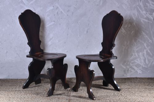 PAIR OF GEORGE III SGABELLO HALL CHAIRS - ADDITIONAL PHOTO 4