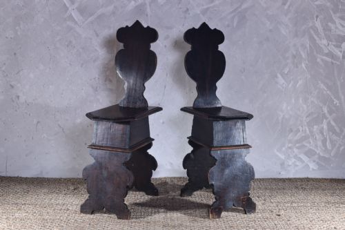 PAIR OF ITALIAN SCABELLO HALL CHAIRS - ADDITIONAL PHOTO 3