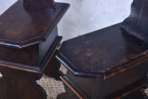 PAIR OF ITALIAN SCABELLO HALL CHAIRS - ADDITIONAL PHOTO 4
