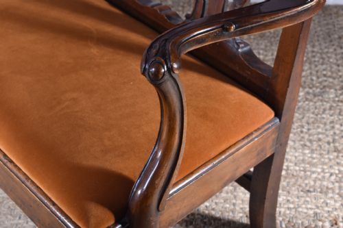 CHIPPENDALE STYLE MAHOGANY SETTEE - ADDITIONAL PHOTO 3