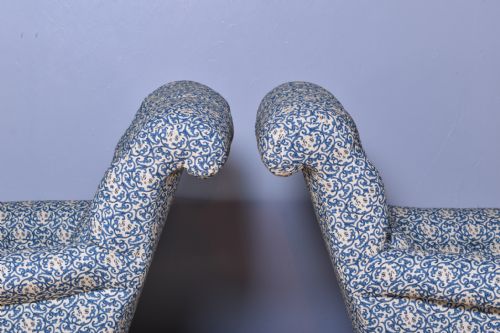 PAIR OF HOWARD SONS DEEPBUTTONED ARMCHAIRS - ADDITIONAL PHOTO 7