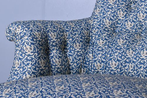 HOWARD SONS EASY ARMCHAIR - ADDITIONAL PHOTO 1