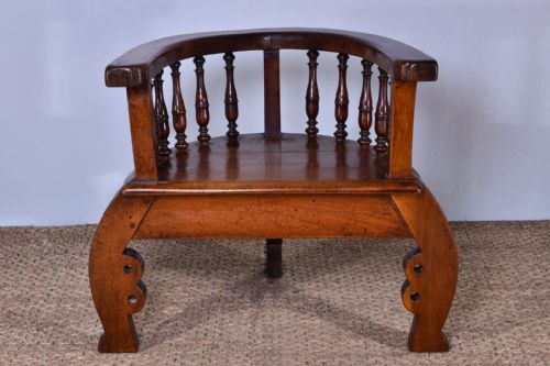 17th century dutch walnut captains chair - CATEGORY: ANTIQUE CHAIRS - DATED 17TH CENTURY