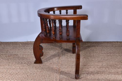 17TH CENTURY DUTCH WALNUT CAPTAINS CHAIR - ADDITIONAL PHOTO 4