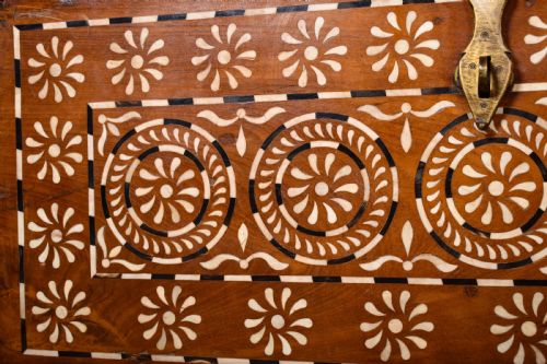 ANGLO INDIAN INLAID TRUNK - ADDITIONAL PHOTO 1