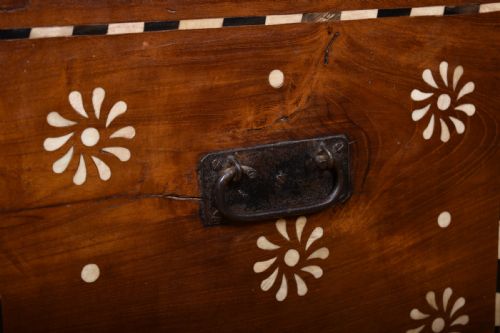 ANGLO INDIAN INLAID TRUNK - ADDITIONAL PHOTO 8