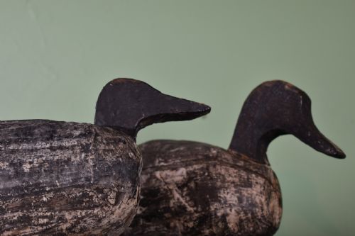 PAIR OF FOLK ART DECOY DUCKS - ADDITIONAL PHOTO 1