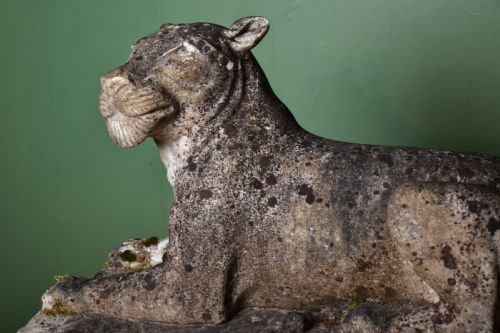 LARGE MARBLE SCULPTURE OF A LIONESS - ADDITIONAL PHOTO 1