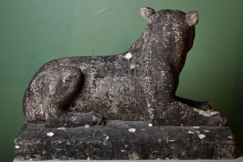 LARGE MARBLE SCULPTURE OF A LIONESS - ADDITIONAL PHOTO 4