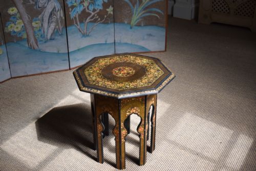 INDIAN KASHMIRI PAINTED TABLE - ADDITIONAL PHOTO 3