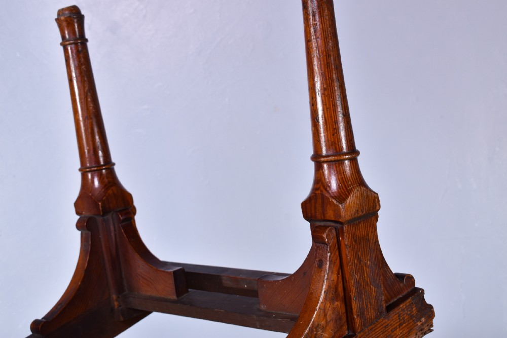 Pitch Pine Chair View X
