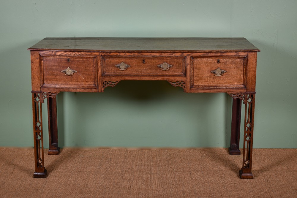 Oak Country Sideboard 