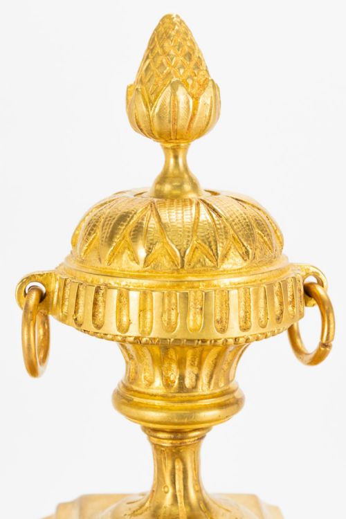 LOUIS XV STYLE 19TH CENTURY ORMOLU TABLE CLOCK - ADDITIONAL PHOTO 14