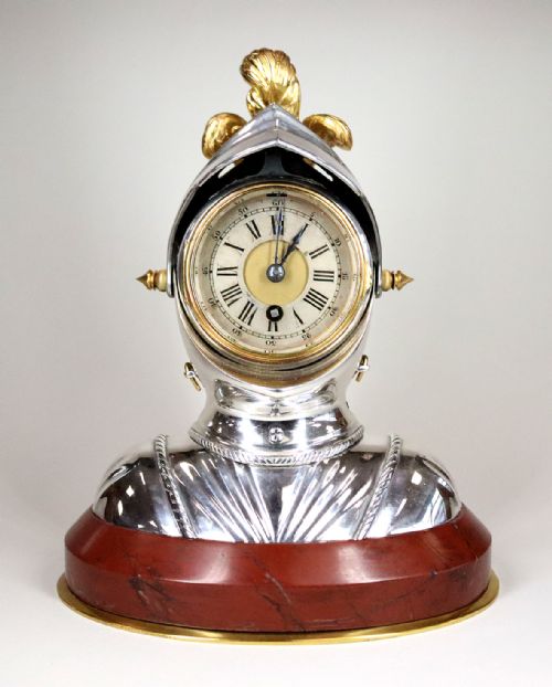 GUILMET NOVELTY DESK TIMEPIECE IN THE SHAPE OF A KNIGHTS HELMET - ADDITIONAL PHOTO 1