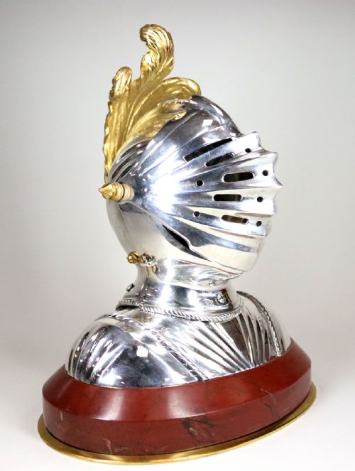 GUILMET NOVELTY DESK TIMEPIECE IN THE SHAPE OF A KNIGHTS HELMET - ADDITIONAL PHOTO 2