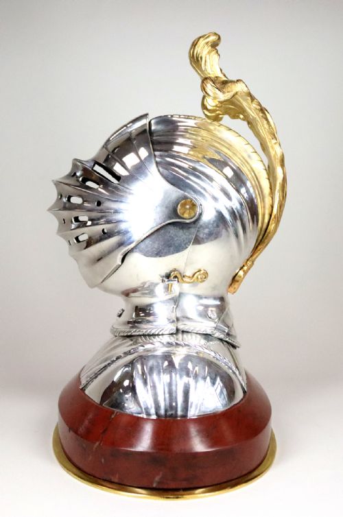 GUILMET NOVELTY DESK TIMEPIECE IN THE SHAPE OF A KNIGHTS HELMET - ADDITIONAL PHOTO 8