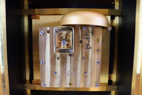 MID CENTURY PARCEL GILT AND MARBLE STRIKING BRACKET CLOCK BY LUXOR - ADDITIONAL PHOTO 6
