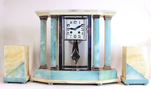 art deco clock and garniture - CATEGORY: ANTIQUE CLOCKS - DATED 1930
