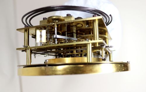 A MINIATURE TWO TRAIN VIENNA REGULATOR - ADDITIONAL PHOTO 3