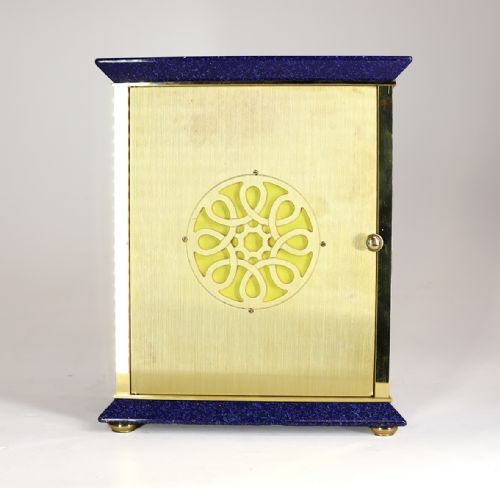 A STRIKING MANTEL CLOCK BY LUXOR IN A LAPIS BLUE AND GILT CASE - ADDITIONAL PHOTO 3