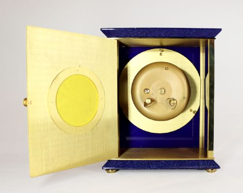 A STRIKING MANTEL CLOCK BY LUXOR IN A LAPIS BLUE AND GILT CASE - ADDITIONAL PHOTO 4