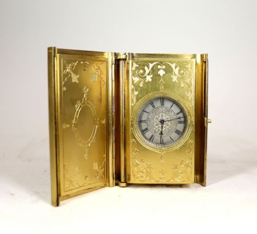 A VERY UNUSUAL TRAVEL CLOCK IN THE SHAPE OF A PRAYER BOOK - ADDITIONAL PHOTO 1