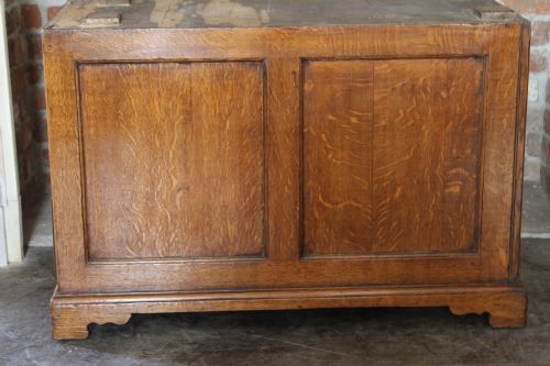 OAK PEDESTAL DESK - ADDITIONAL PHOTO 4