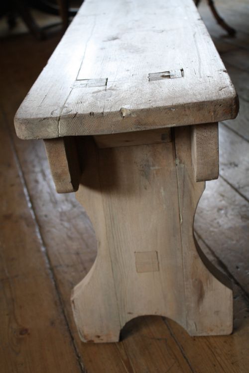 RUSTIC PINE TABLE AND BENCHES - ADDITIONAL PHOTO 5
