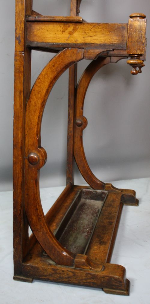 A VICTORIAN OAK COAT STAND - ADDITIONAL PHOTO 2