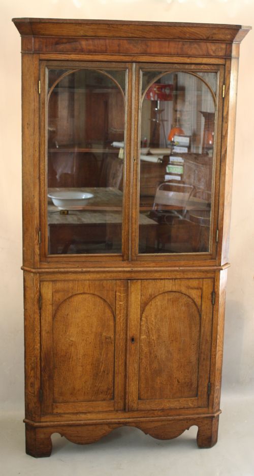 georgian oak cupboard - CATEGORY: ANTIQUE CUPBOARDS - DATED 1800