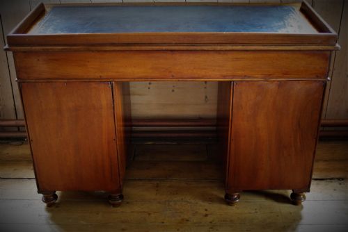 CAMPAIGN DESK - ADDITIONAL PHOTO 4