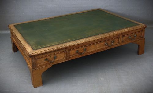 VERY LARGE PALE OAK COFFEELOW TABLE - ADDITIONAL PHOTO 6