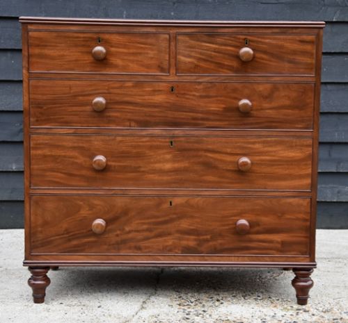 Excellent Quality Mahogany Chest of Drawers, Circa 1830.