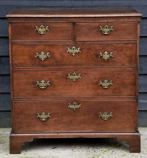 Exceptional George II Oak Chest of Drawers, Circa 1750.