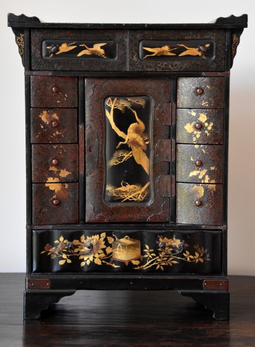 Beautiful 19th Century Japanese Black & Red Lacquered & Gilded Jewellery Box