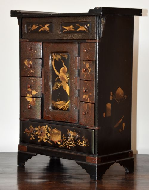 fig 1. Beautiful 19th Century Japanese Black & Red Lacquered & Gilded Jewellery Box