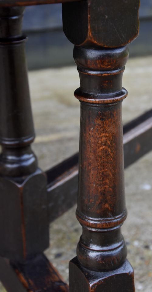 fig 1. Eight Seater, Large Georgian Oak Gateleg Dining Table, Circa 1800.