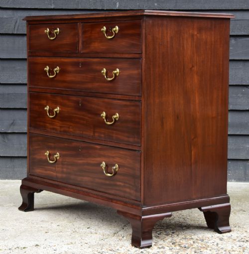 fig 1. Excellent Quality George III Mahogany Chest of Drawers, Circa 1780.