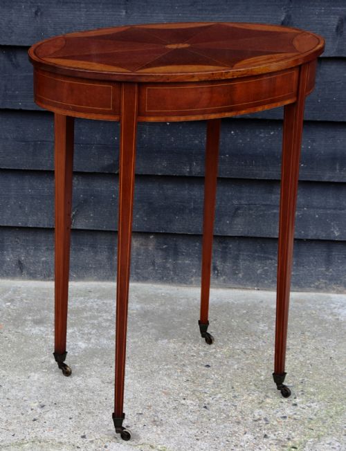 Fine Quality Edwardian Mahogany & Satinwood Inlaid Oval Occasional Table, Circa 1900.