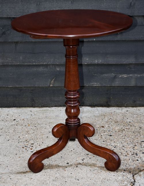Good Quality 19th Century Mahogany Lamp Table, Circa 1830-40.