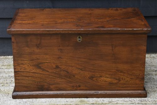Lovely 19th Century Elm Box, Circa 1830.