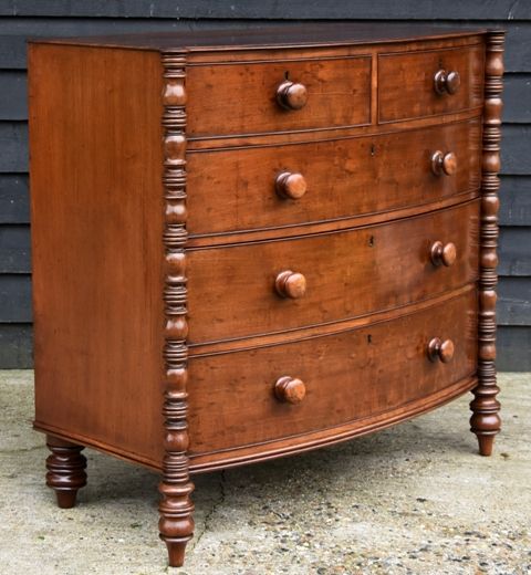 Fine Quality Regency Mahogany Bow Fronted Chest of Drawers.